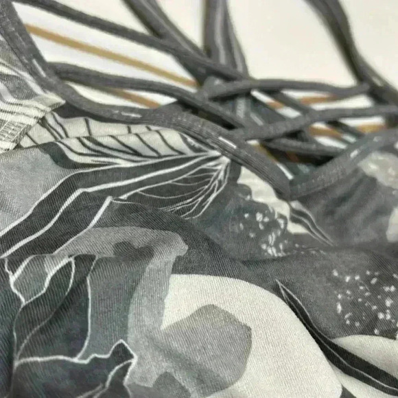 Athleta Sports Bra XL Women's Exercise Run Walk Workout Yoga Plus Straps Floral - Picture 4 of 7